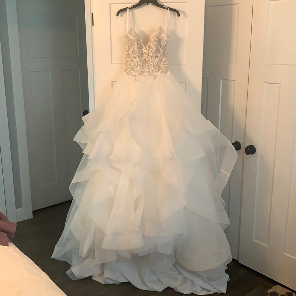 Martin Thornburg Wedding Dress Amon Cheri Collection